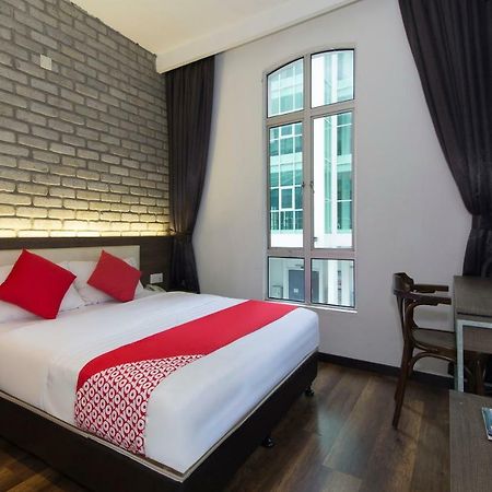 Oyo 127 The Reeds Hotel 쿠알라룸푸르 외부 사진
